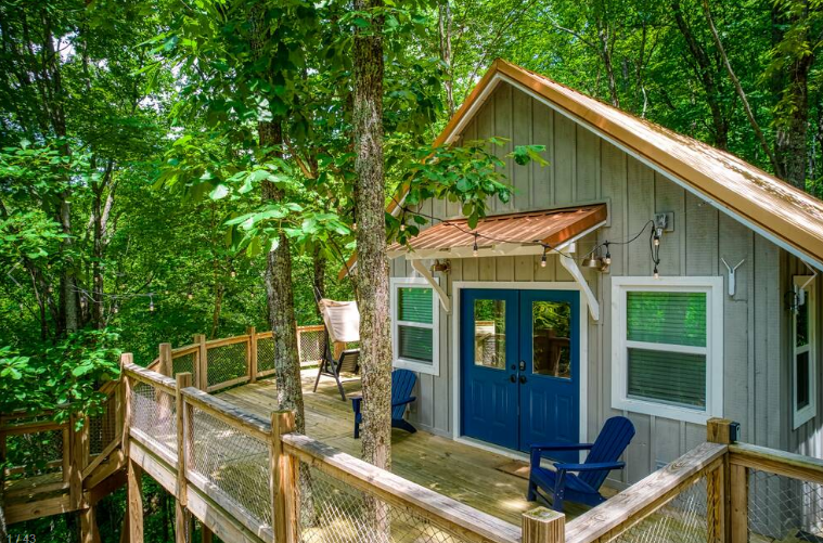 6 Inspiring Treehouse Rentals in Pigeon for the Ultimate Nature