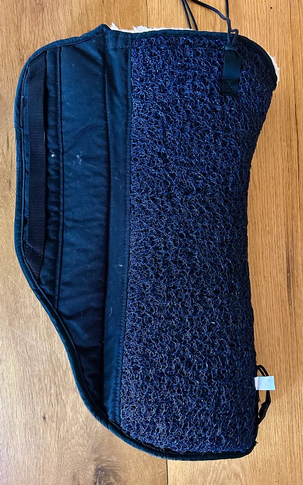 Skito Endurance Dry Back Treeless Saddle Pad with Shoulder Shim