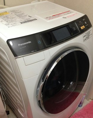 閲覧注意！】ドラム式洗濯乾燥機の乾燥フィルター詰まりで臭いがして火事 の心配があったから掃除してスッキリ！ 乾燥時間も早くなり、電気代も節約に！ - Youtube 洗濯機の乾燥機が故障で乾かない。ぶち切れ寸前！結末が・・・