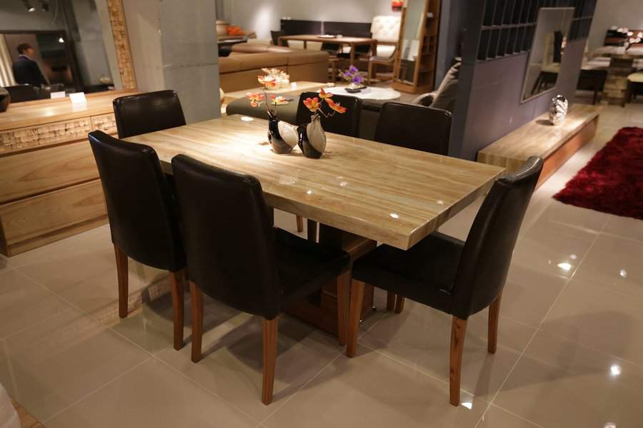 Round vs Rectangle Dining Table Which One to Choose?