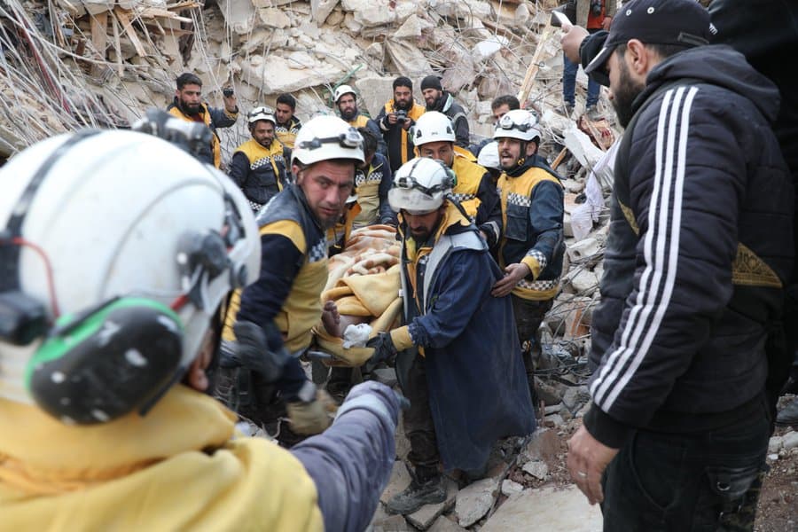 Syria's White Helmets rescuers urge international quake help TRENDS Mena