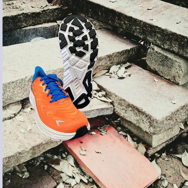 Hoka Arahi vs Clifton 8 Key Differences Trendy Triumph