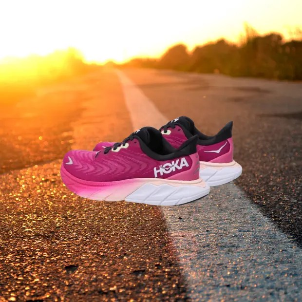 Hoka Arahi vs Clifton 8 Key Differences Trendy Triumph