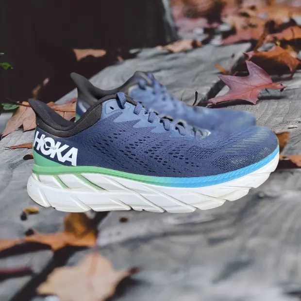 Best Hoka Shoes for Flat Feet and Overpronation (Updated Review