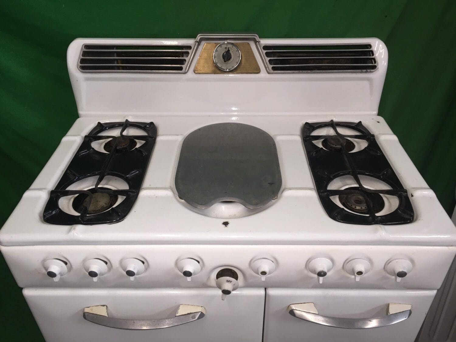THBWGC001 gas cooker (range) new world radiation • Trevor Howsam