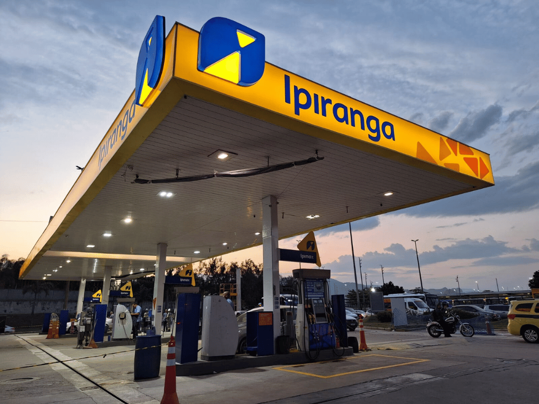 Grupo Trial finaliza a instalação da nova identidade visual da Ipiranga