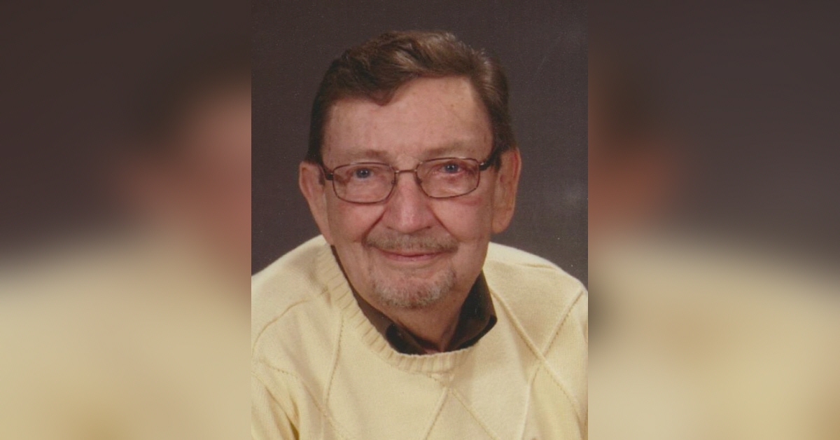 Robert E. Thompson Obituary Visitation & Funeral Information