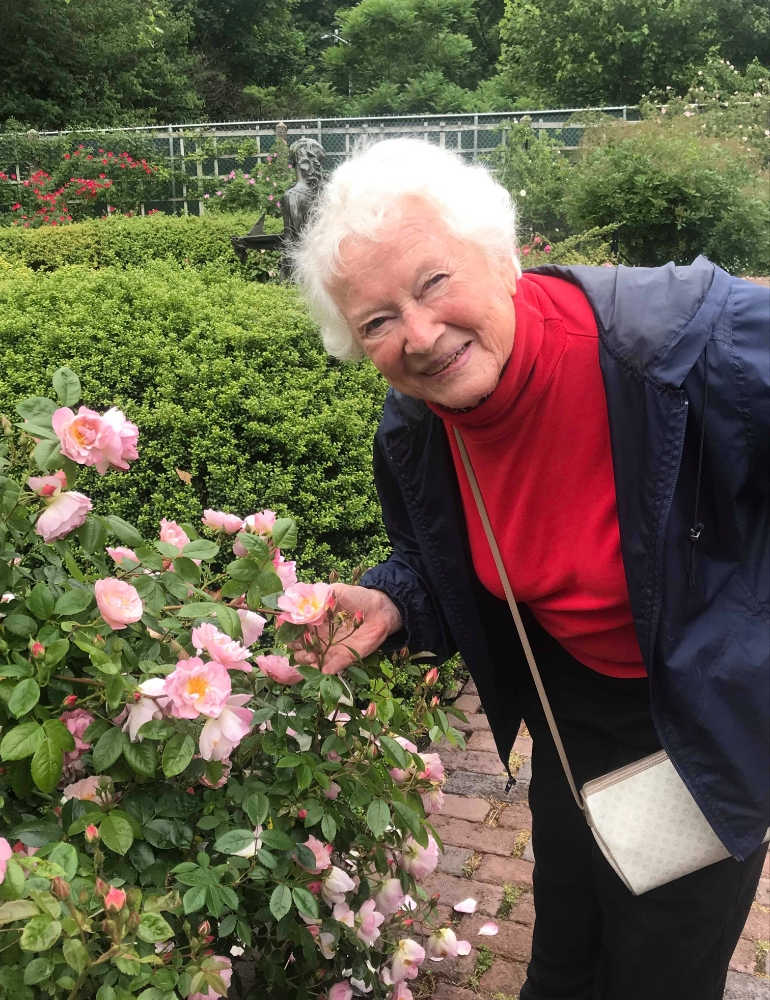 Vivian Schachter 2024 Whitting Funeral Home