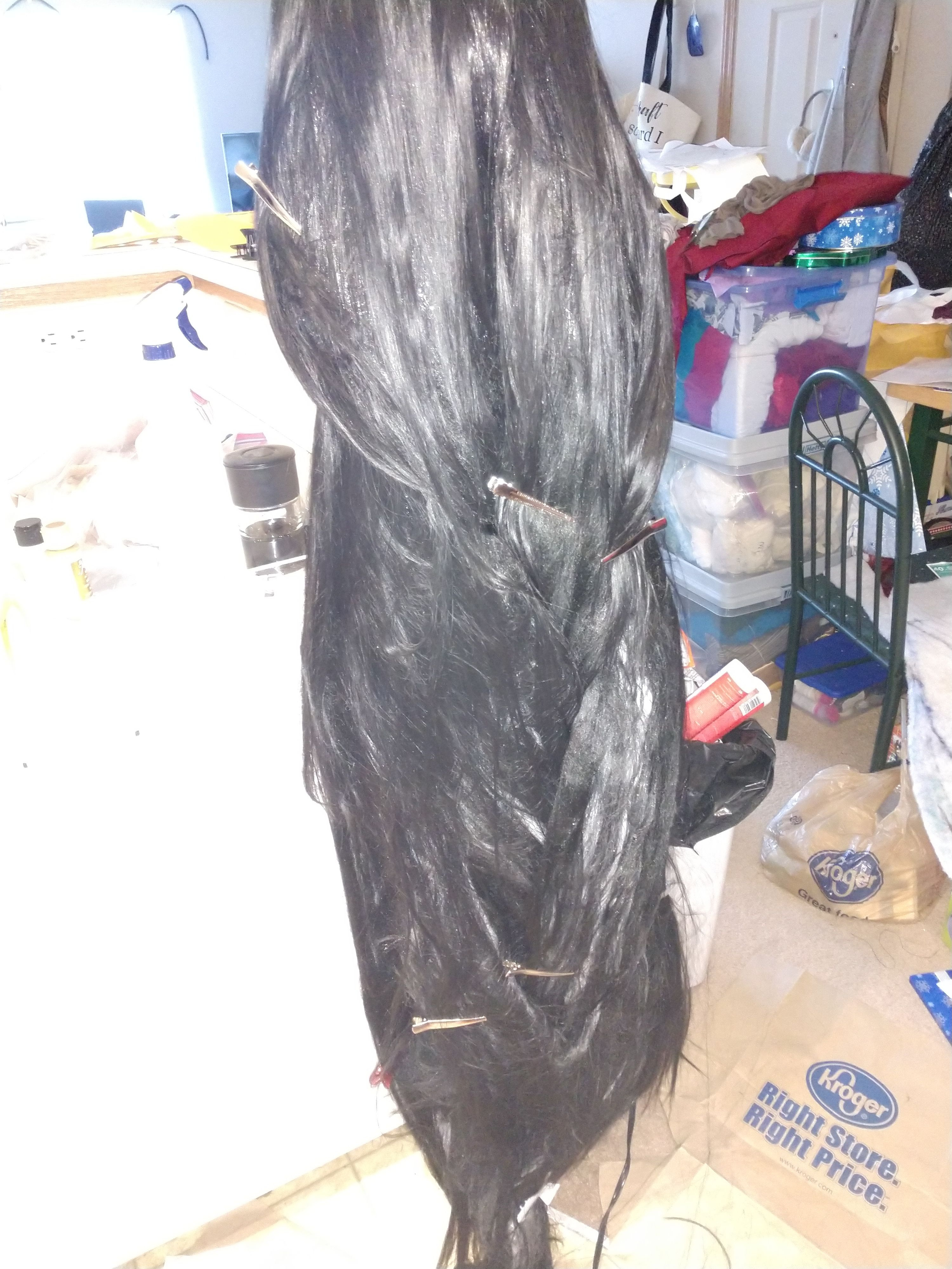 Trickssi Velvet Crowe Wig