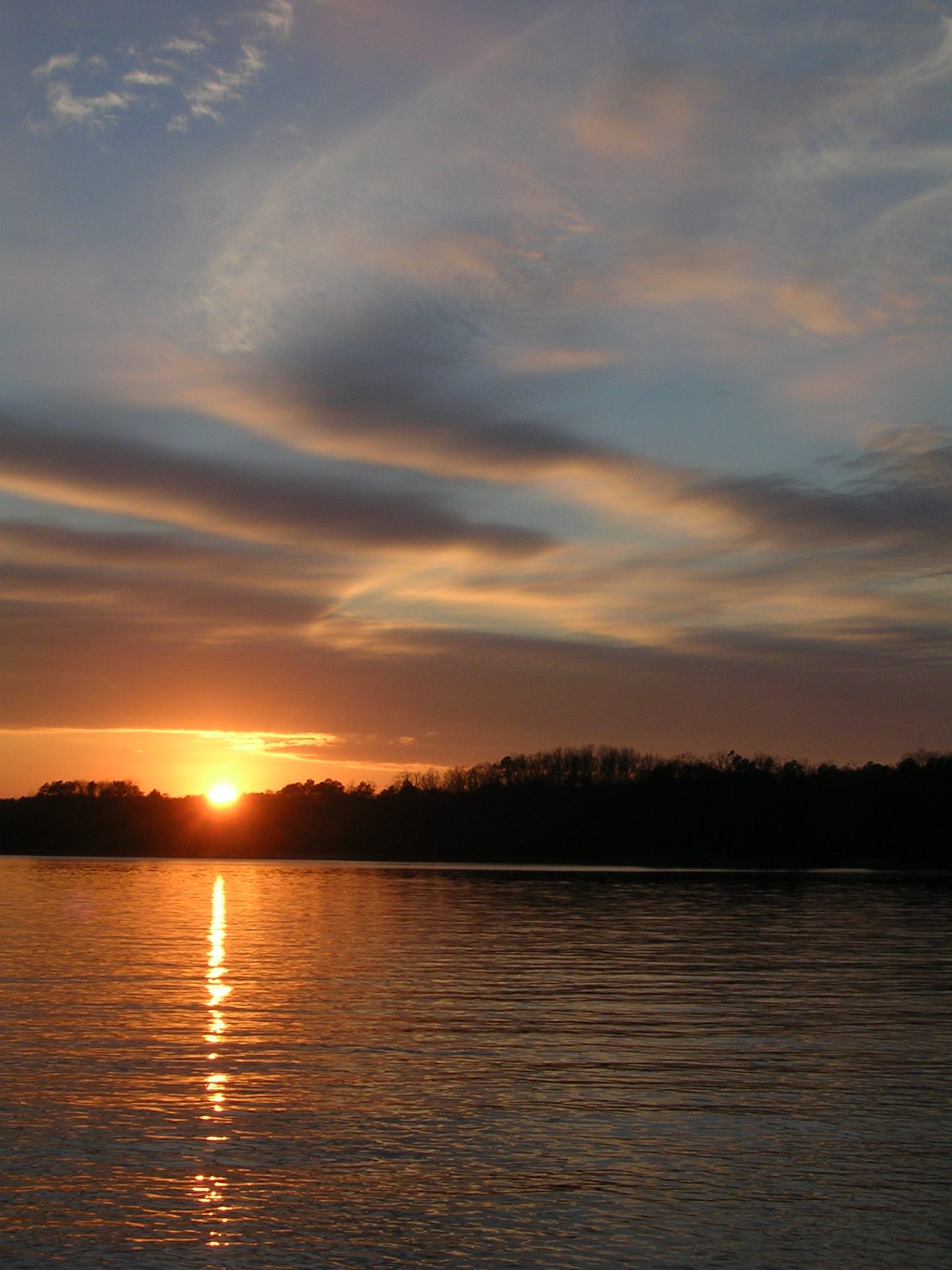 Is Lake Lanier a Good Fishing Lake? Trickyfish