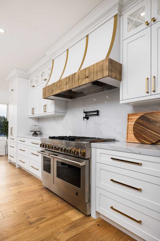 Custom transitional kitchen Luxury design Kitchen in Rowley Dr, Palgrave