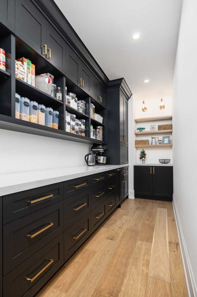 Custom transitional kitchen Luxury design Kitchen in Rowley Dr, Palgrave