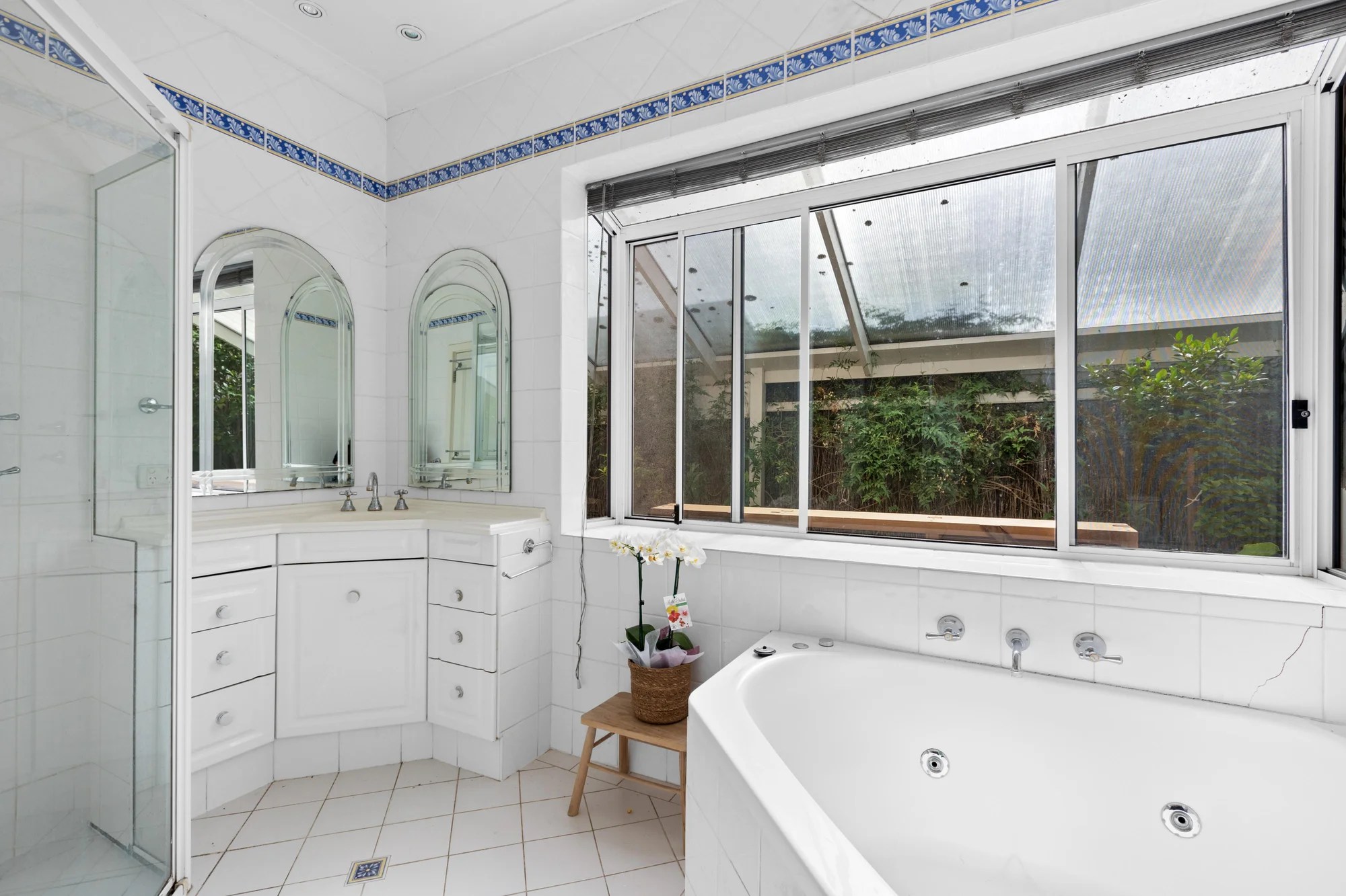 Bathroom, Laundry and Roof top Oasis in Hyde Park Trilogy Projects