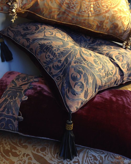 The Statement Pillow what does your decor says about you?