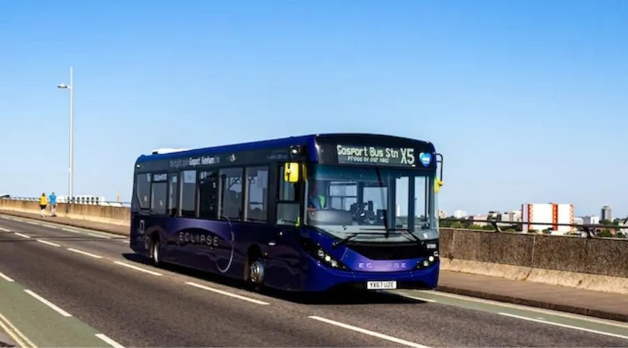 Affordable & Comfortable Bristol to Leeds Buses Tripcolumn