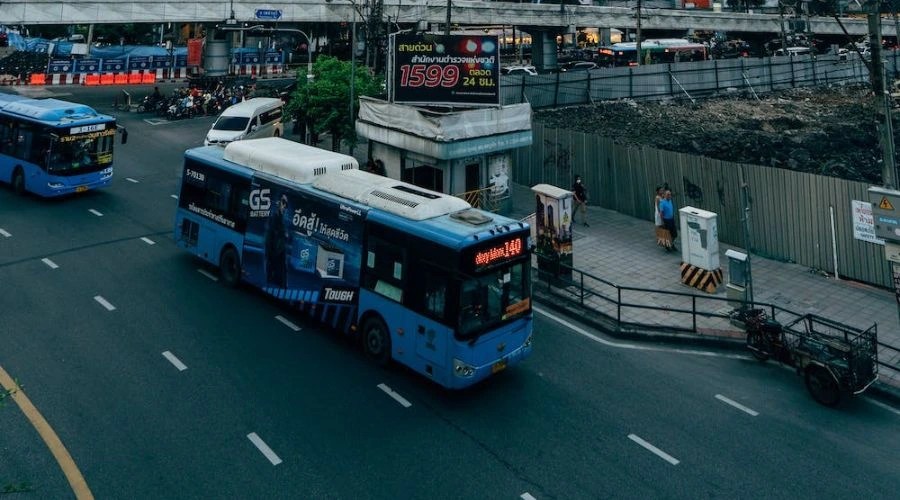 Affordable & Comfortable London To Leeds Buses Tripcolumn