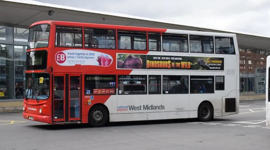 Affordable & Comfort London to Wolverhampton buses