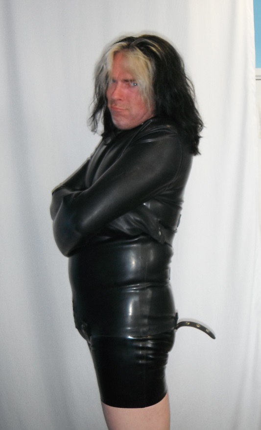 Straight jacket Triple L