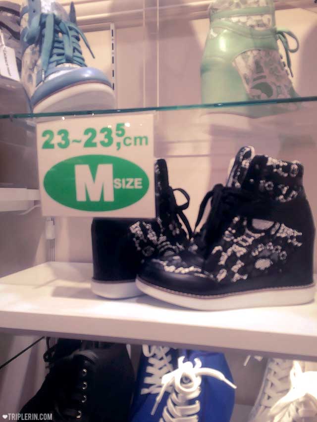 Buying shoes in Japan • tripleRIN
