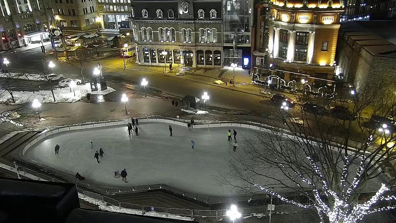 Witness the Heart of Downtown Québec City with Live cam Trip Planning
