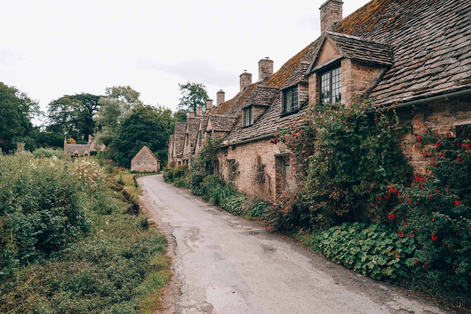 Most Instagrammable Places in Cotswolds Villages, Parks and More!