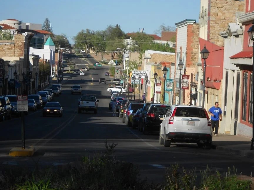 Ghosts in Hotels TRIPS INTO HISTORYTRIPS INTO HISTORY