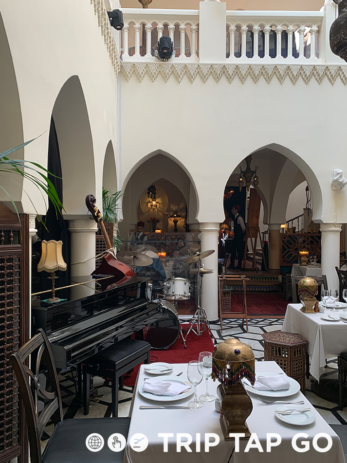 Bar Review Rick’s Café, Casablanca Trip Tap Go