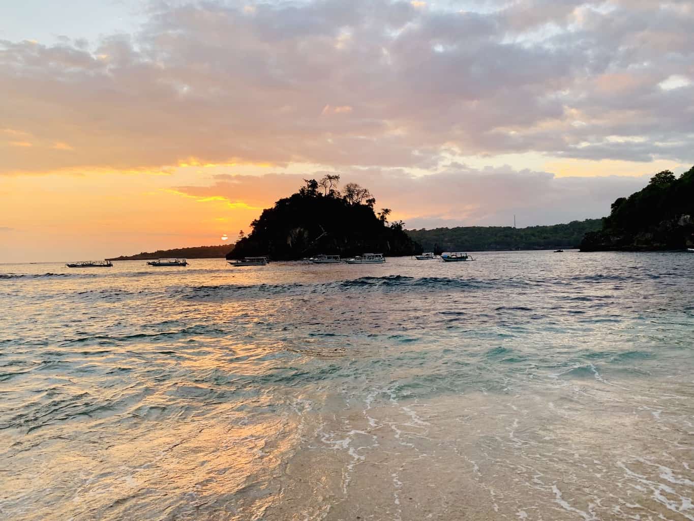 A Guide to Crystal Bay Beach of Nusa Penida The Perfect Sunset