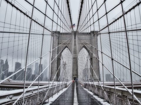 10 Fun & Interesting Brooklyn Bridge Facts (History, Info and More!)