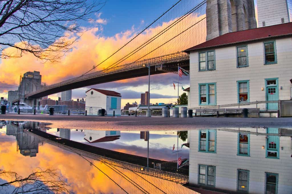 10 Fun & Interesting Brooklyn Bridge Facts (History, Info and More!)