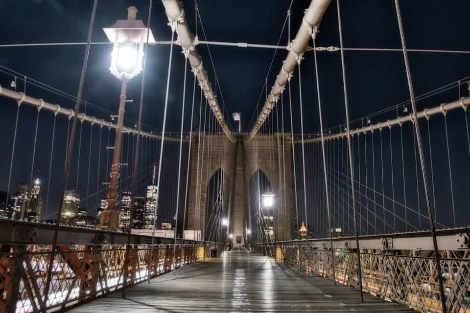 A Brooklyn Bridge at Night Experience + Photography TripTins