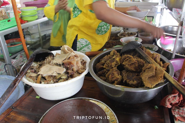 Empal Gentong dan Asem Sedap Racikan Empal Gentong Amarta
