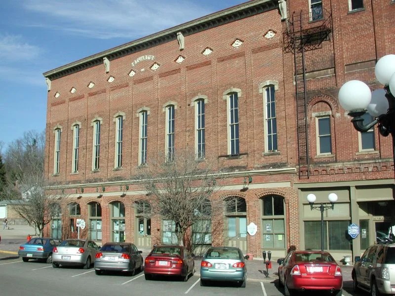 16 Most Fun Things To Do In Nelsonville, Ohio