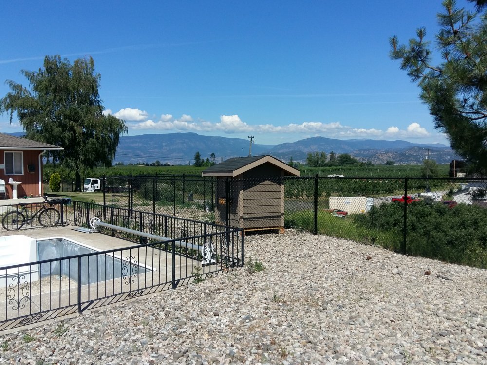 Okanagan fencing for residential customers at TriWest Fence and Gate