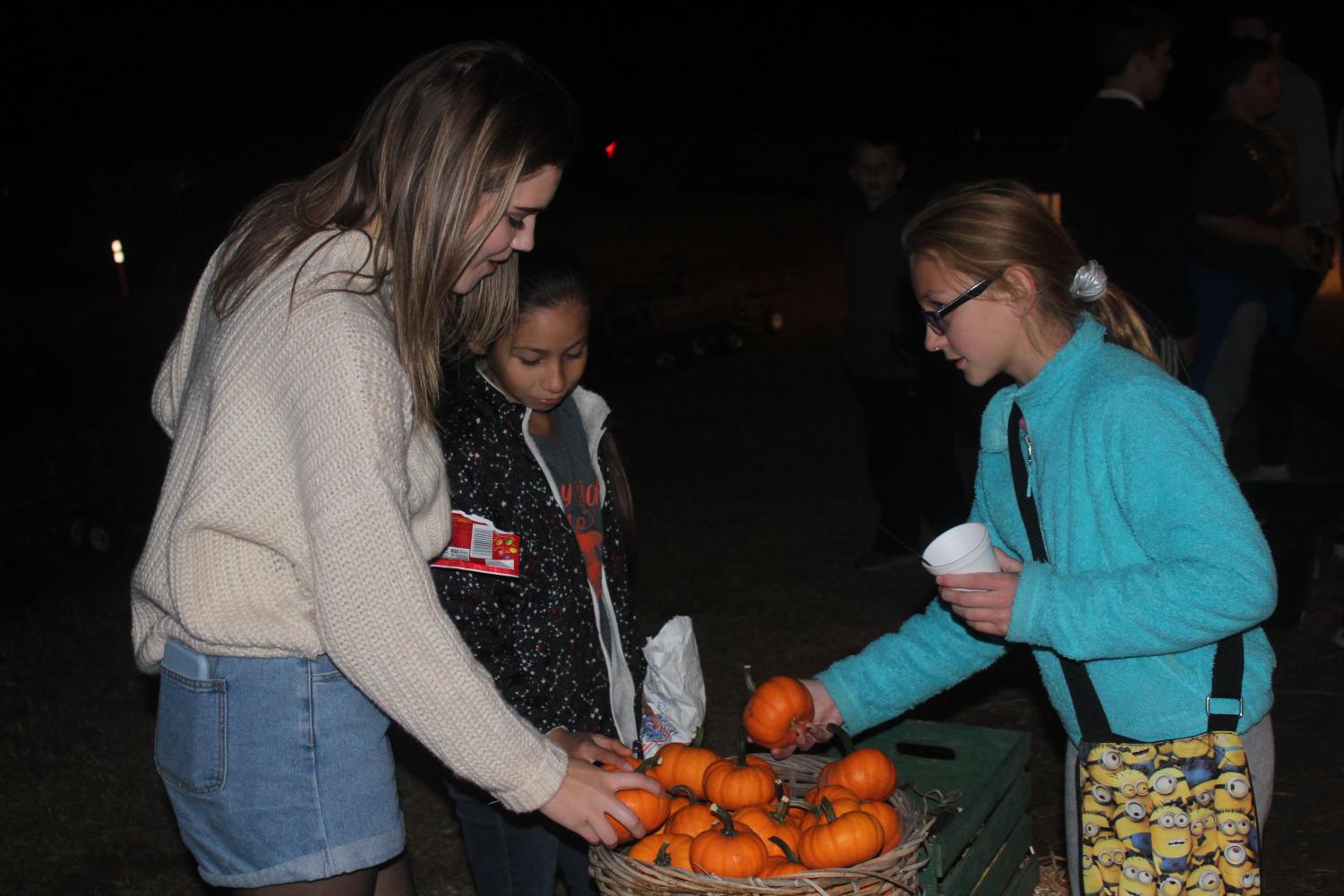BBBS members party at the pumpkin patch Trojournal