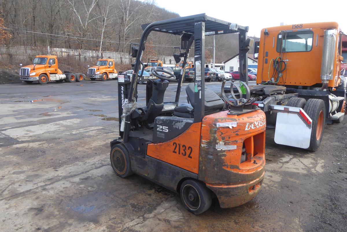 2011 Doosan GC25P5 Propane Forklift for sale by Arthur Trovei & Sons