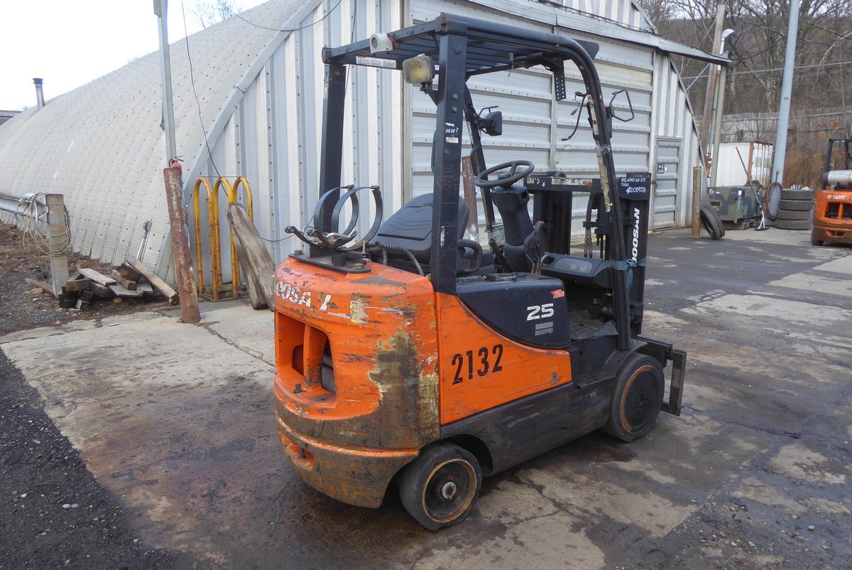 2011 Doosan GC25P5 Propane Forklift for sale by Arthur Trovei & Sons