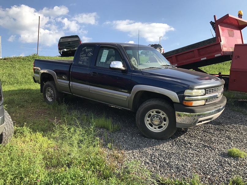 2000 Chevy K2500 (S019) Troy's Auto Sales, Inc.