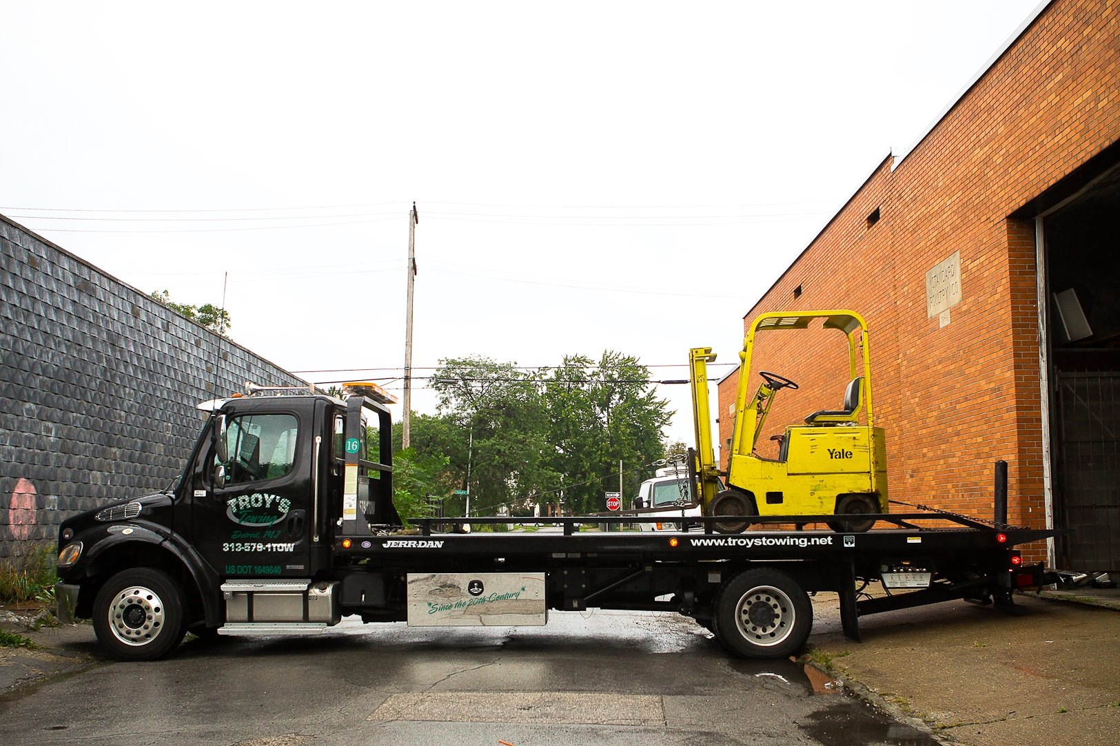Troy's Towing Towing Detroit MI, Tow Truck Detroit MI, Tow Detroit