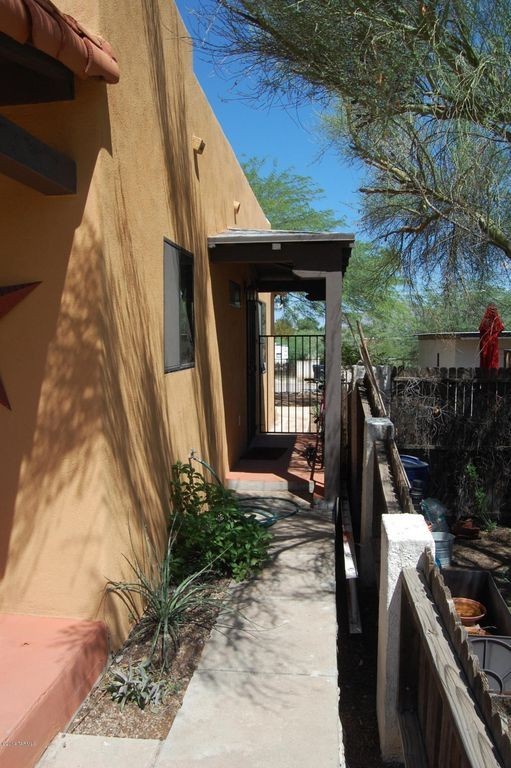 Charming Bungalow in Jefferson Park Tucson Realty & Trust Co