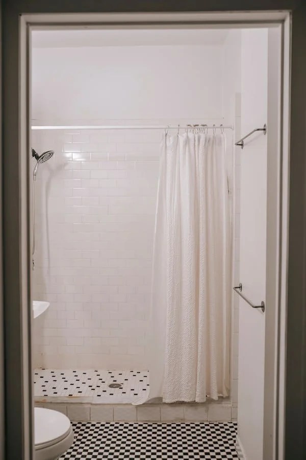 How to Clean & Wash Shower Curtains [6 Quick & Easy Steps]