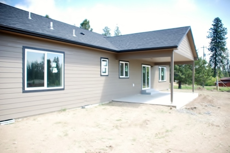 2000+ square foot rambler, with 3 car garage in Spokane