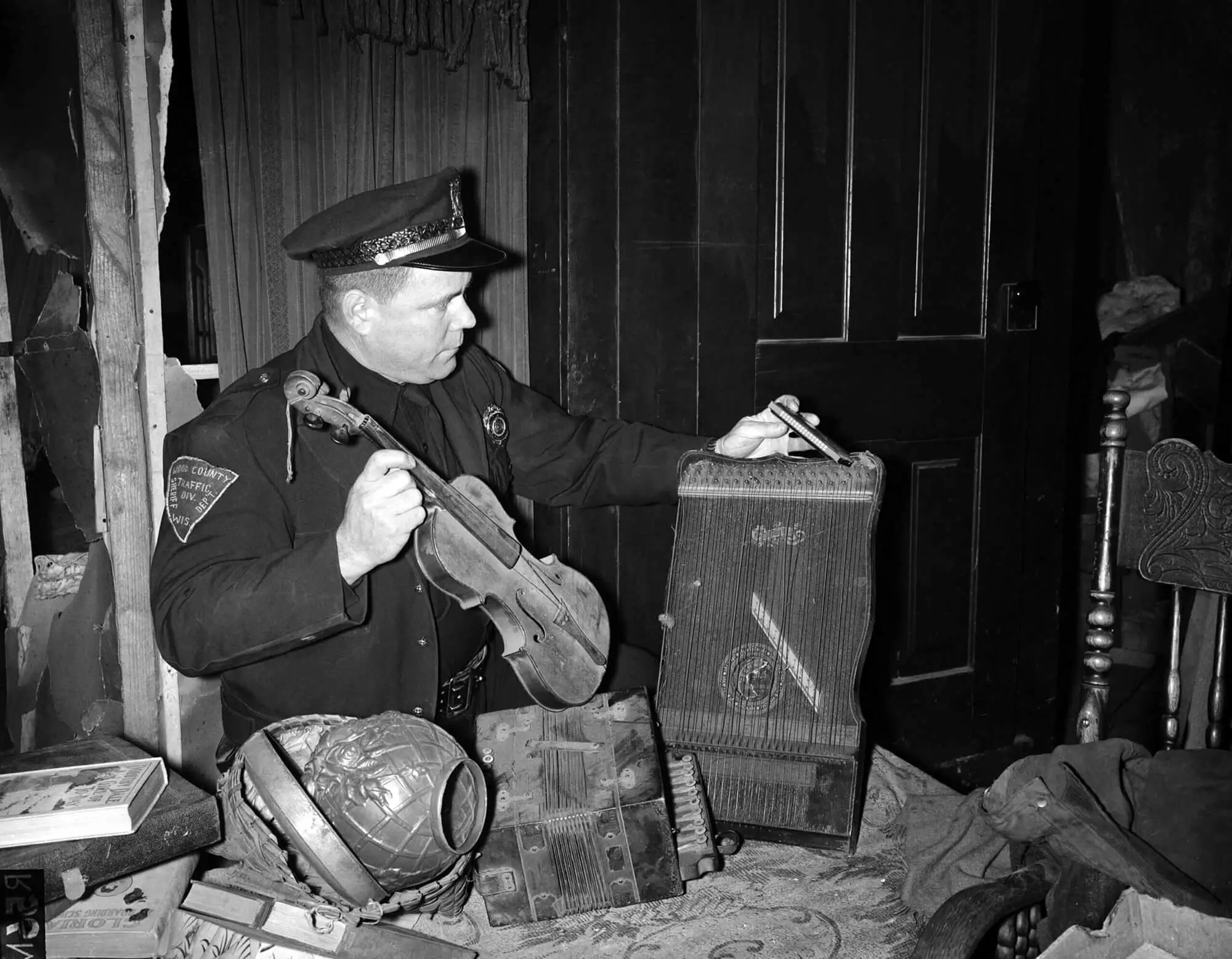 15 Photos Taken Inside Ed Gein's House of Horrors