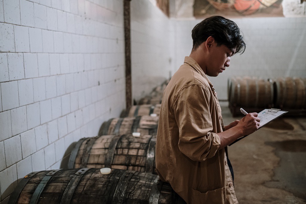 whiskey business whiskey business Chicago True Strange