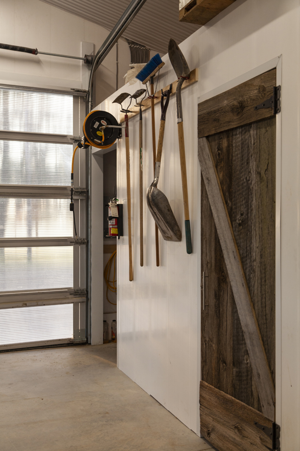 Indoor Kennel Walls & Partitions for Dog Kennels Trusscore