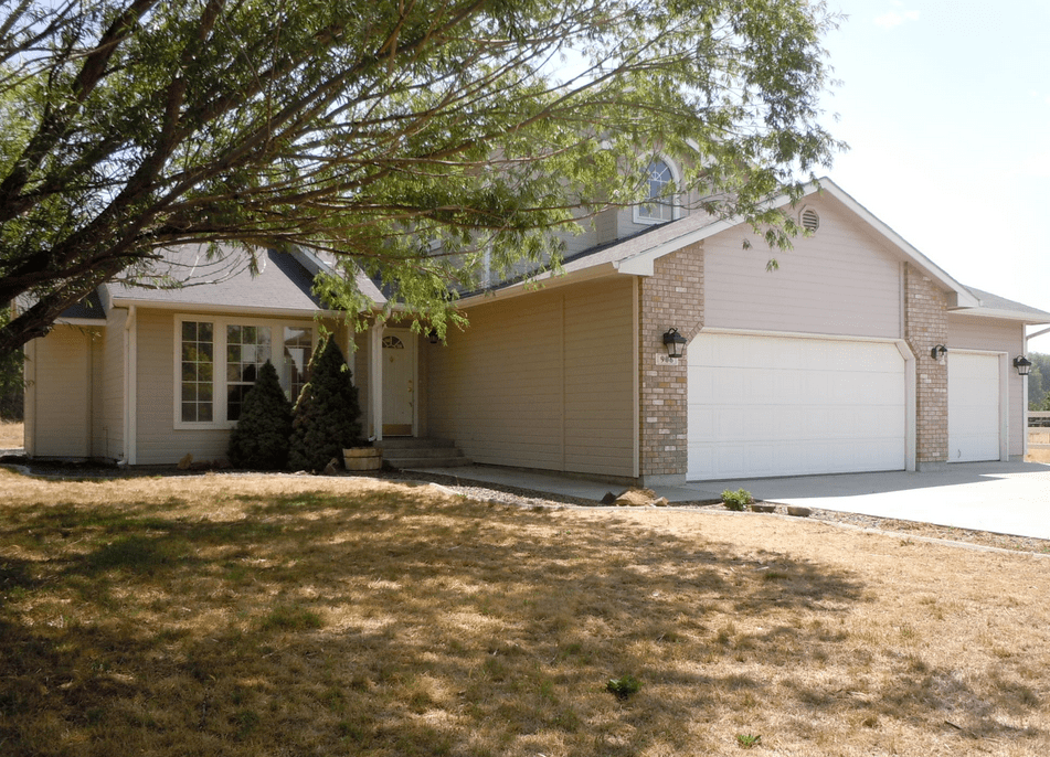 ACREAGE PROPERTY NEAR FREEWAYHUD HOME TrustIdaho