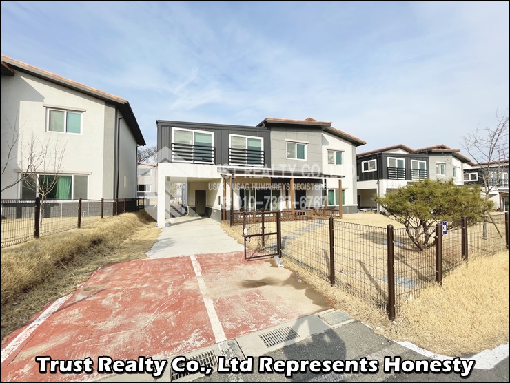 Cosmopolitan for military use 2story single family house. 5Rooms