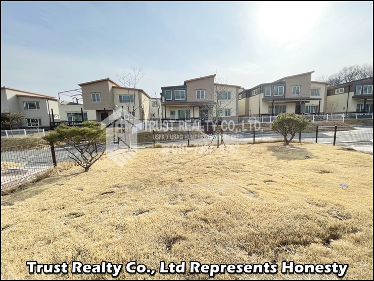 Cosmopolitan for military use 2story single family house. 5Rooms