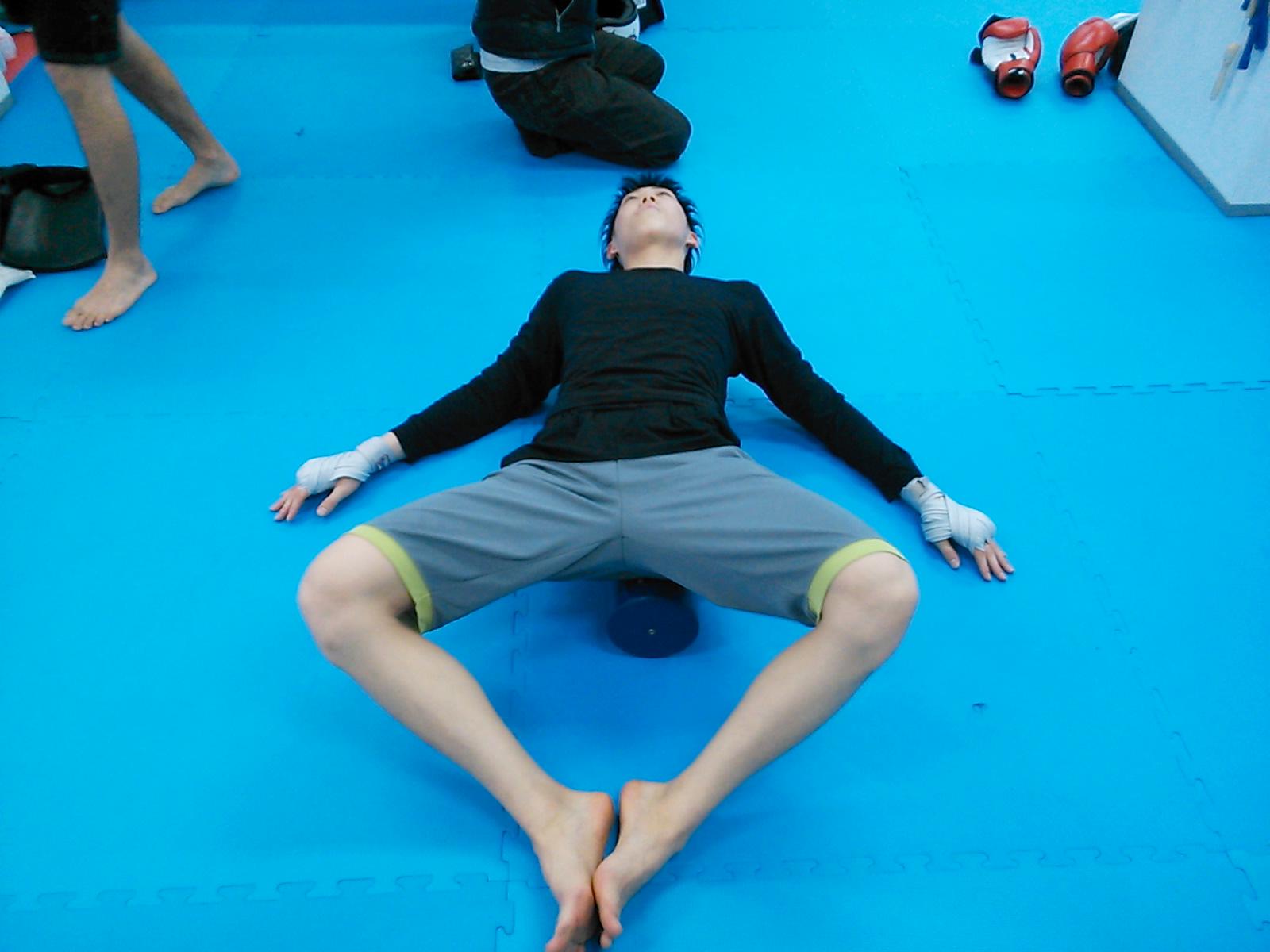 ストレッチポール®が睡眠の質改善に効果的な理由 身体の歪みを矯正する、ストレッチポール!!(>_<) - 横浜キックボクシングジム 横浜キックボクシング ダイエットから選手まで Ｔｓｋjapan【ティーエスケイジャパン】保土ヶ谷、横浜からすぐ