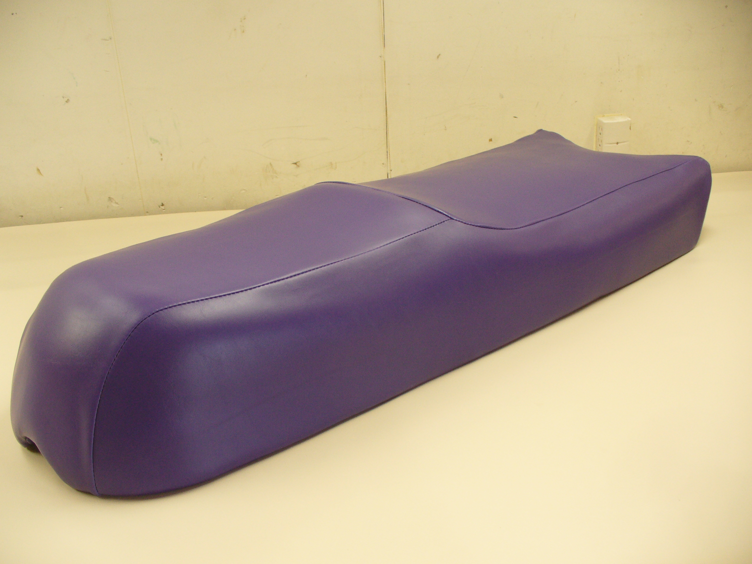 9497 TIGER SHARK MONTEGO DELUXE *PURPLE* JETSKI SEAT COVER (Copy